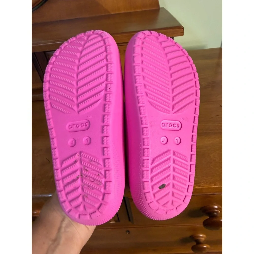 Crocs Classic Slide Kids Electric Pink Two Strap Sandals Junior size 1 flip flop